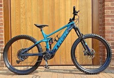 **WOW** TREK  R A I L 9 -- MOUNTAIN BIKE  **LARGE FRAME** RRP £5900** .