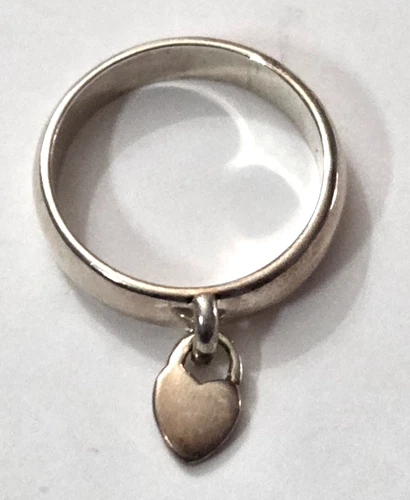 Vtg 925 Sterling Silver Dangle Heart Charm Ring Size 8 (3.83g)