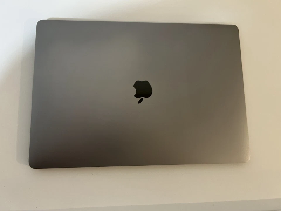 Apple MacBook Pro 15" 2019 · i9 · 16GB · 512GB, photo 4 of 5