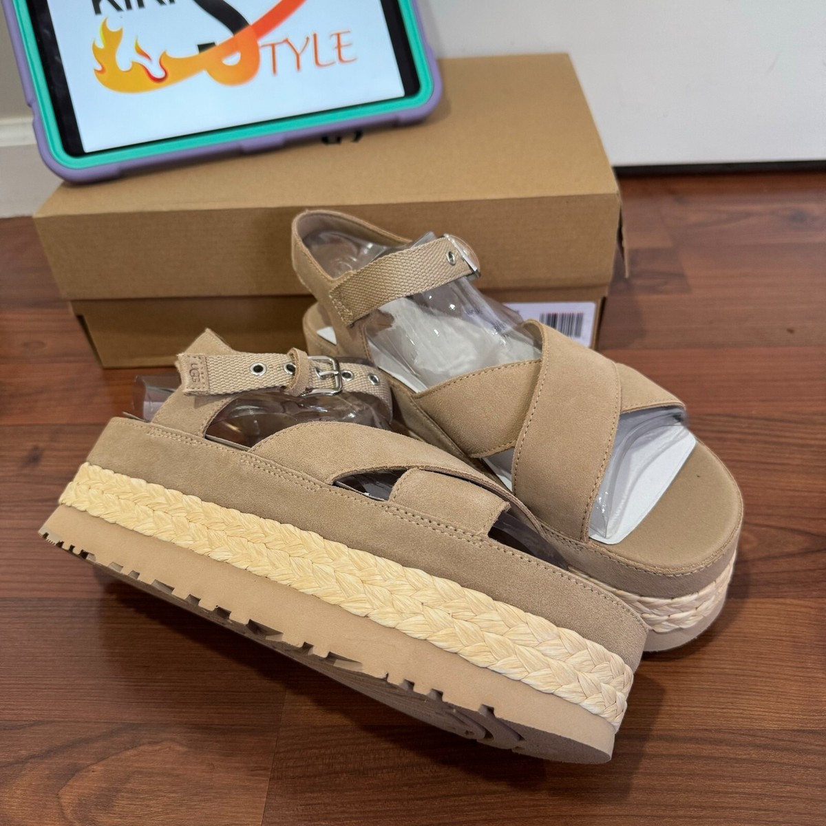 関税込み♪【UGG】Aubrey Ankle Strap ロゴ★厚底サンダル s-l1200.jpg