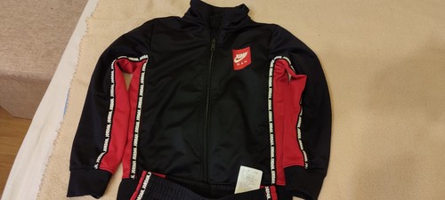 Jordan black tracksuit set boys size 5-6y - Picture 3 of 17
