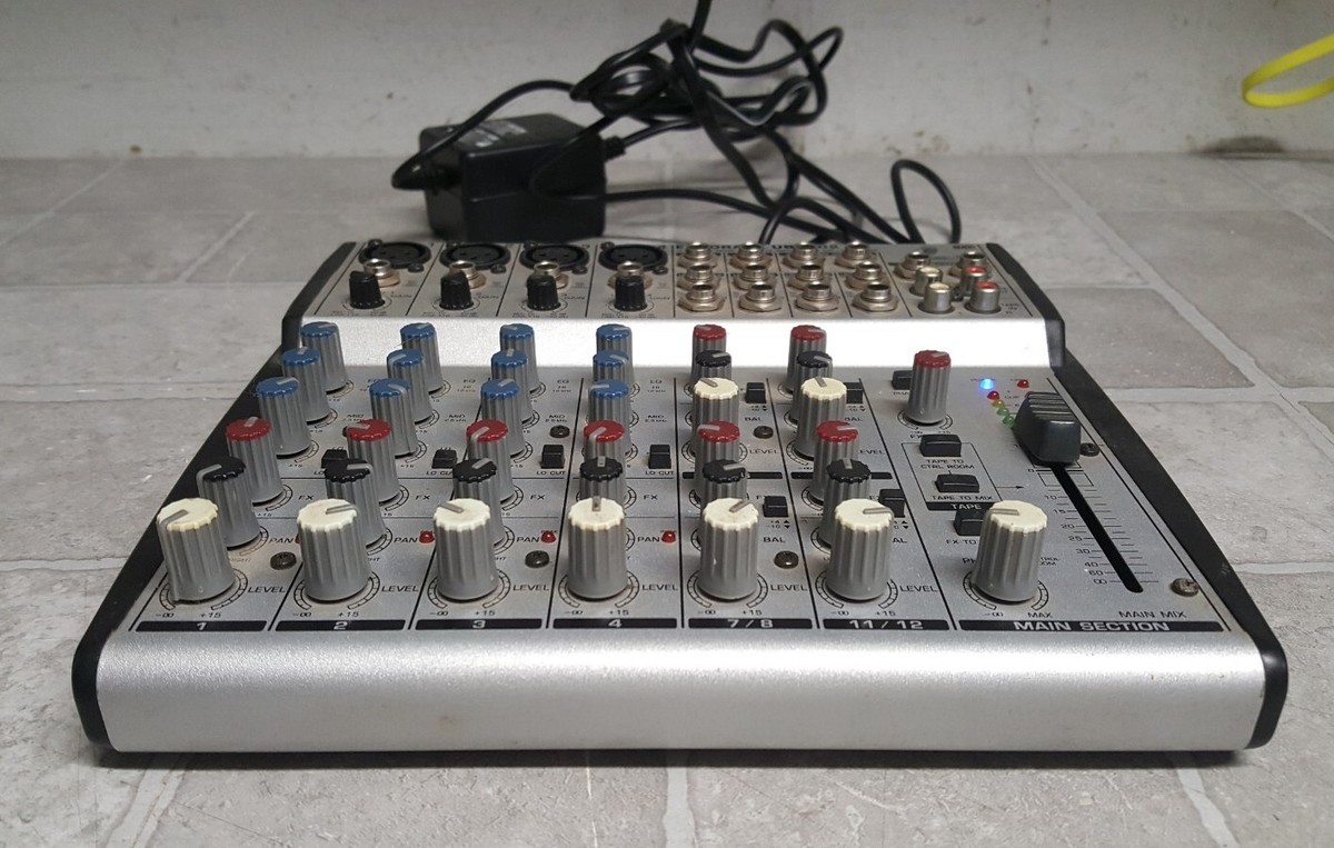 【ジャンク】　BEHRINGER ベリンガー UB1202 アナログミキサー Behringer Eurorack UB1202 Ultra Low-Noise Design 12-Input 2-Bus