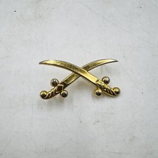 Vintage US Army Cavalry Crossed Sabers Pin - Gold Tone Sword Hat Lapel Pin