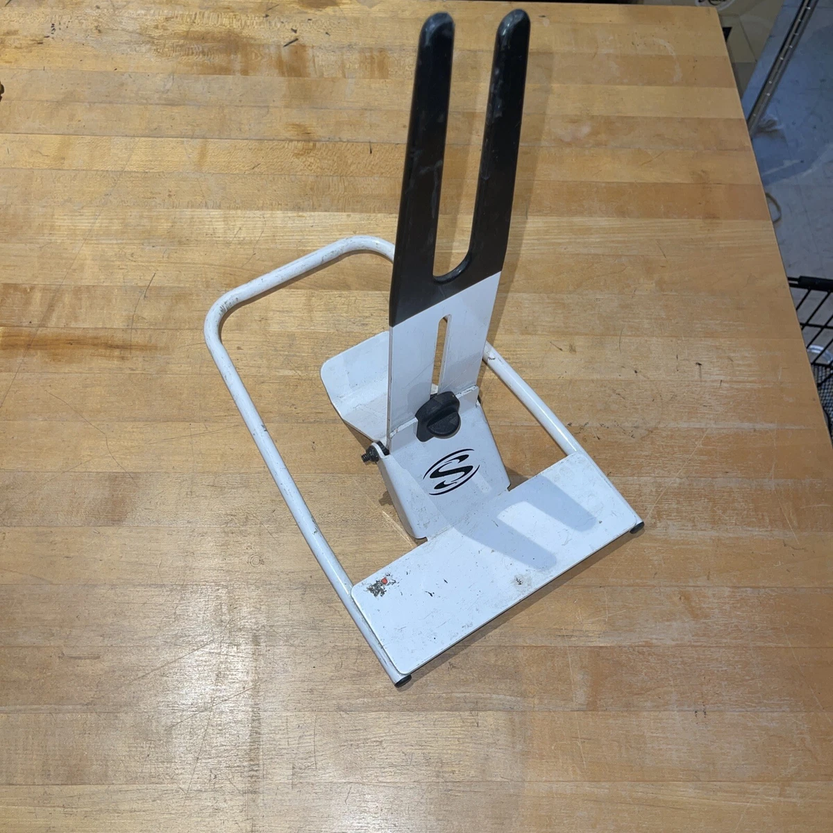 Saris the boss bike stand hot sale