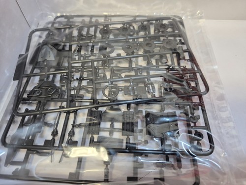 Fujimi 1/20 Scale Ferrari 126CK Plastic Model Kit Transparent Body Specification - Picture 16 of 24