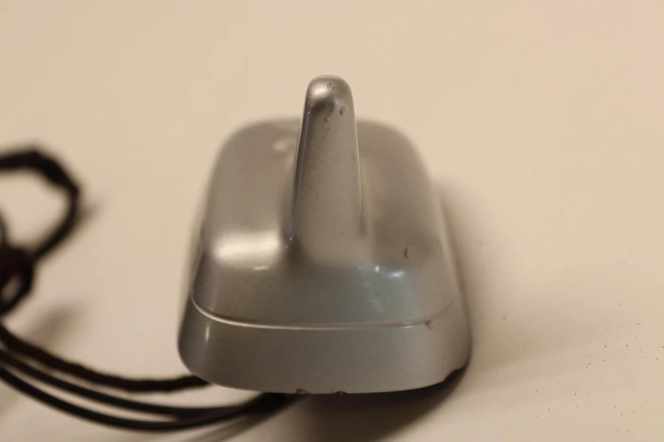 AUDI A4 2009-2012 ANTENA ALETA DE TIBURÓN MONTADA EN TECHO CON CABLE OEM Foto 2 de 4