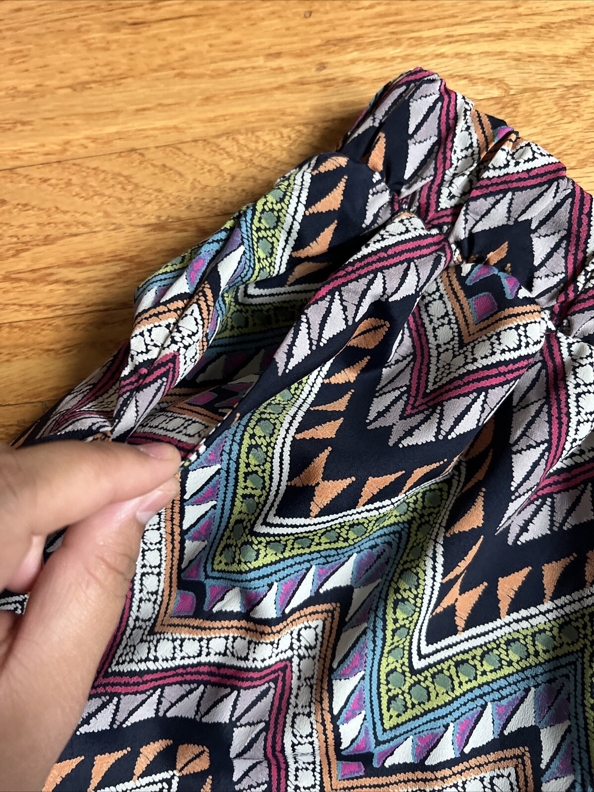 Dinabe Large Chevron Patterned Shorts Lightweight - image 8