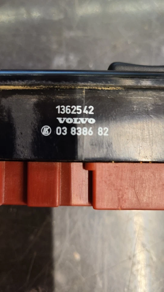 WINDOW SWITCH Volvo 740  1988-1992 760 88-90 940 91-95 960 91-94 - Image 2 of 4