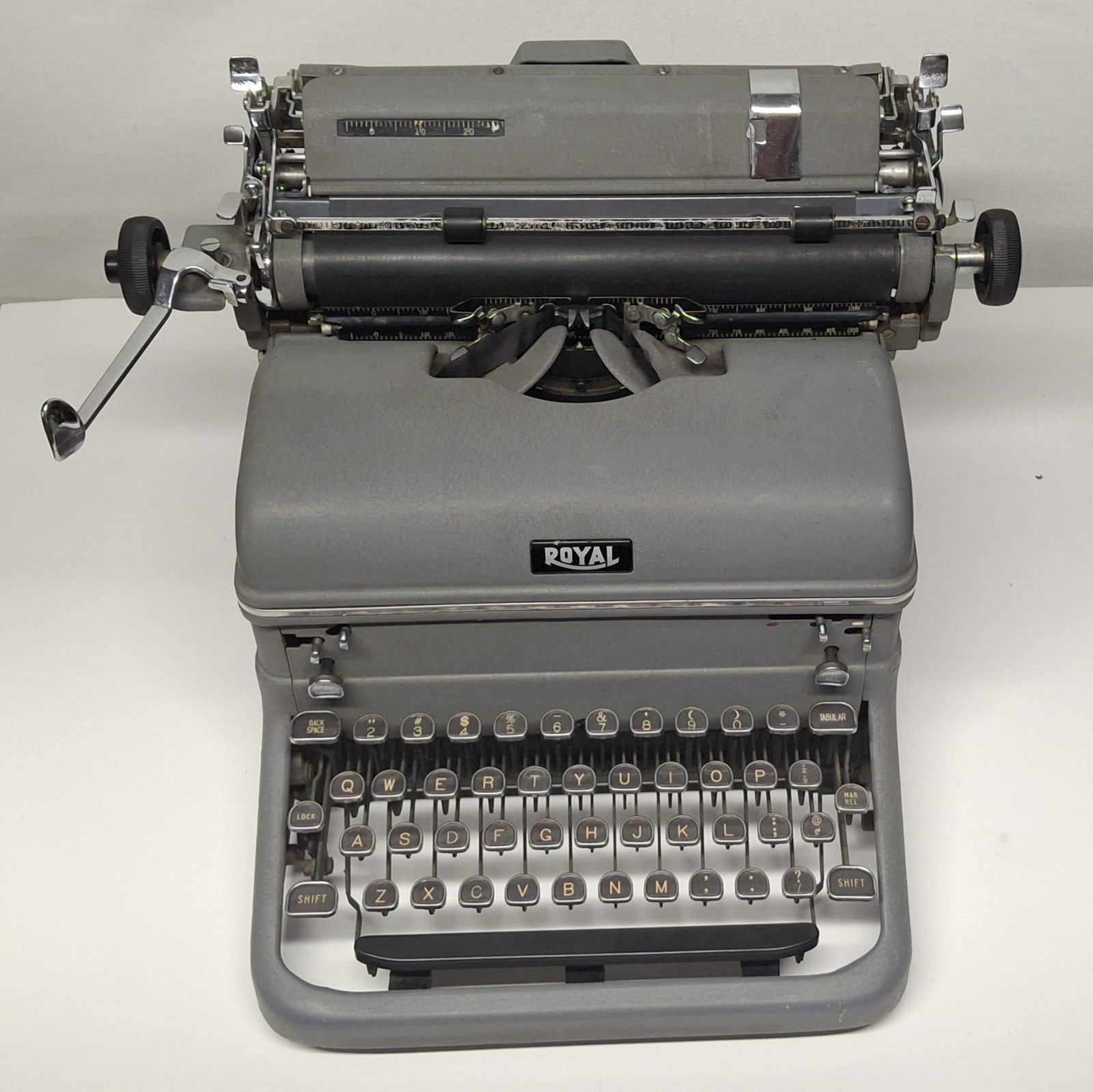 Vintage Royal Desktop Manual Typewriter KMG Model  1949 WORKS