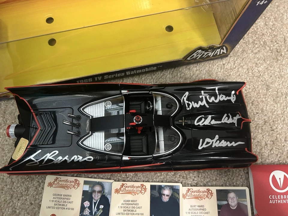 Batman 1966 1:18 Batimóvil Firmado Adam West Burt Ward George Barris "Wham"/100! Foto 2 de 3