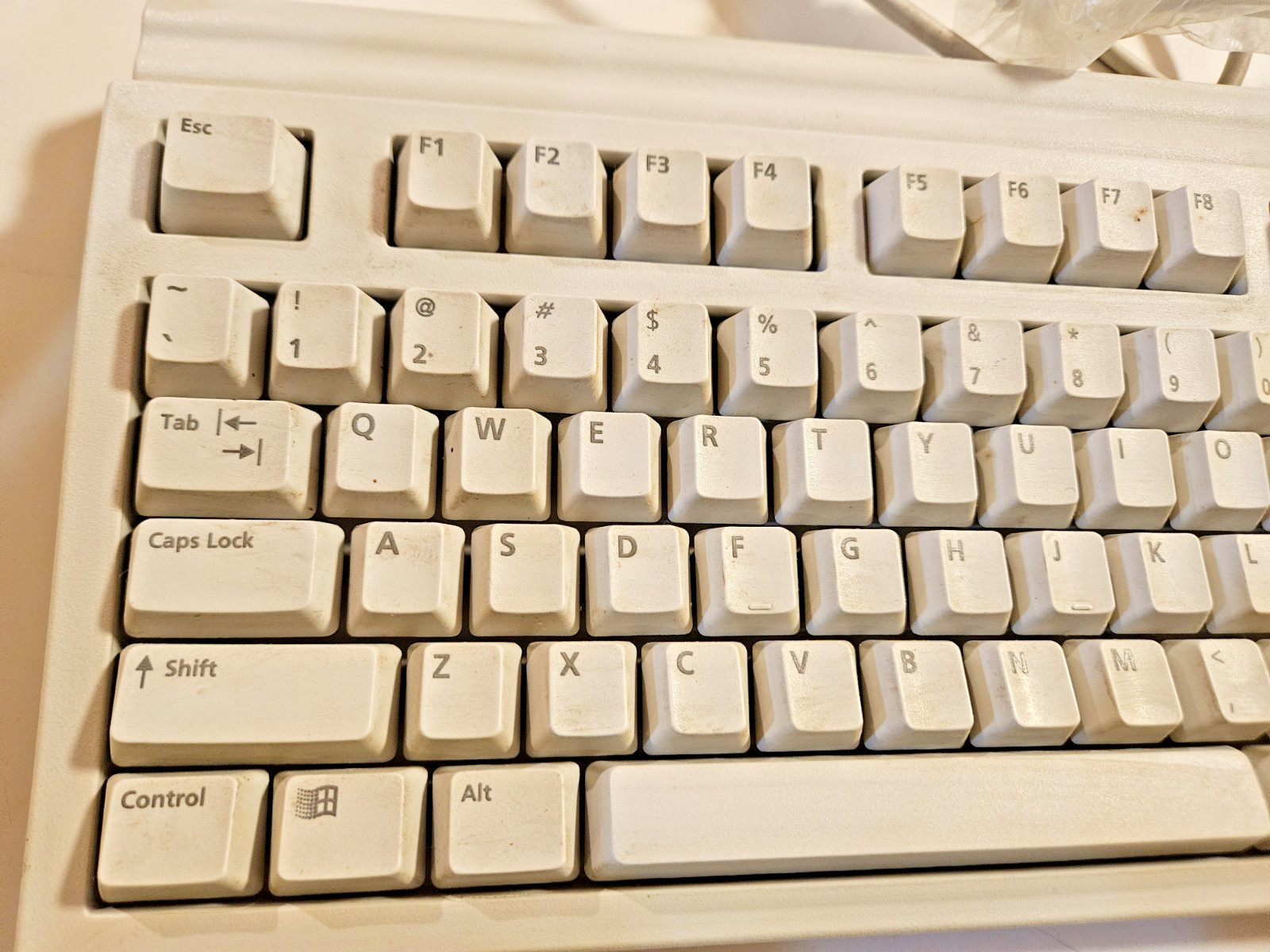 Used Vintage Packard Bell Keyboard 5131c ps2 ps/2  clicky Key Board w/Cord