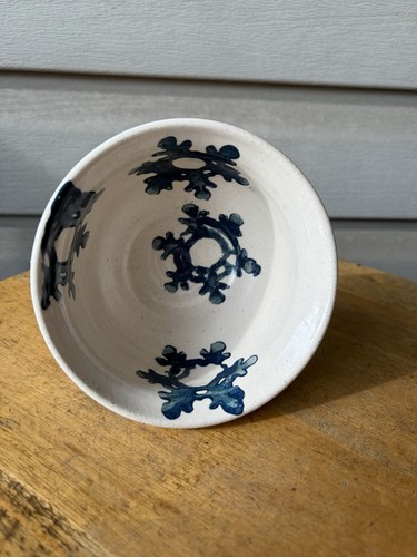 Vintage Snowflakes Winter Primitive Country Art Pottery Bowl 5" Signed 1977