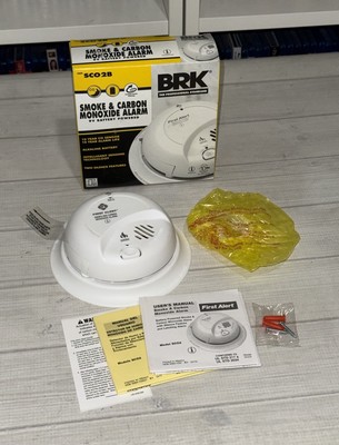 BRK First Alert SCO2B Carbon Monoxide Smoke Alarm Combo Detector Battery Powered