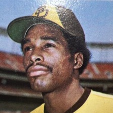 Dave Winfield 1974 Topps ( Rookie Card) MLB #456 New Low Price!!l