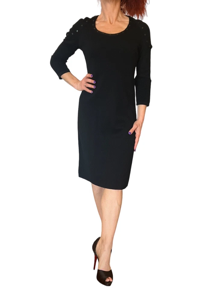 VESTIDO RECTO SUÉTER CON TACHUELAS MANGA 3/4 TEJIDO ACANALADO NEGRO CUELLO REDONDO ESCADA 36 6 Foto 3 de 4