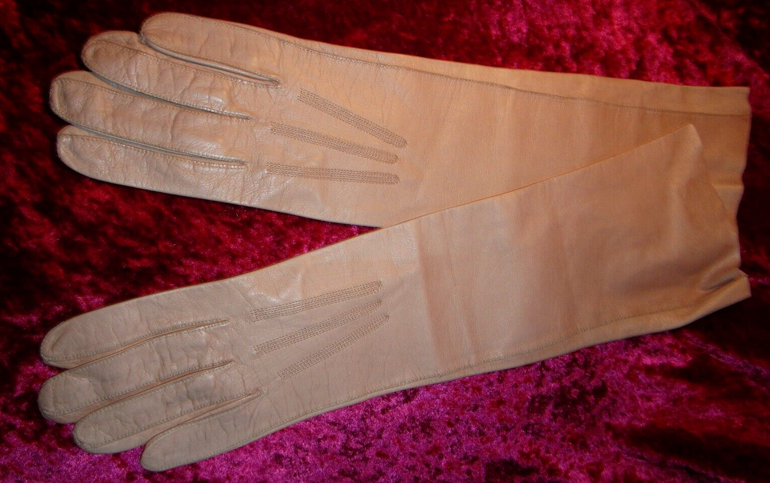1940s vintage LANDEL KID SKIN GLOVES made in FRANCE… Gem