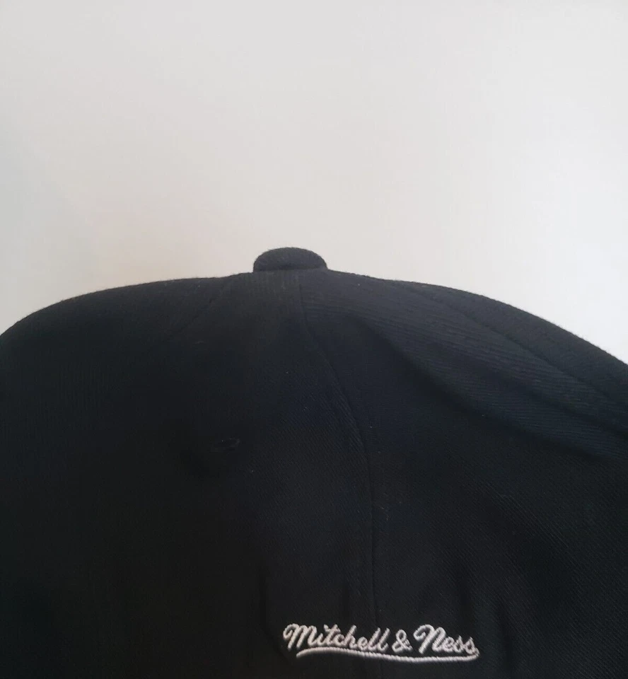 Houston Astros Hat Cap 2022 Topps Chrome Pin Size 8 Black Mitchell & Ness - Image 4 of 4