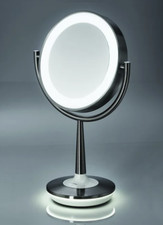 Espejo de maquillaje con aumento iluminado inalámbrico Brookstone con luz nocturna automática