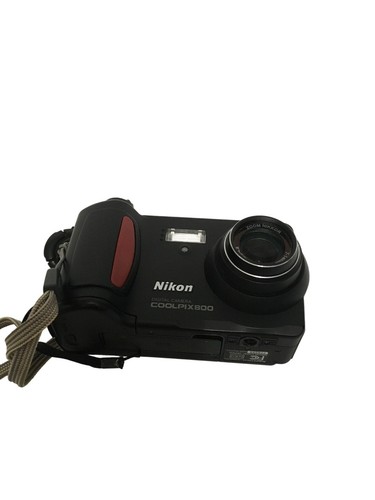 Cámara digital Nikon Coolpix 800 con 2,1 megapíxeles y zoom óptico 2x - Imagen 3 de 7