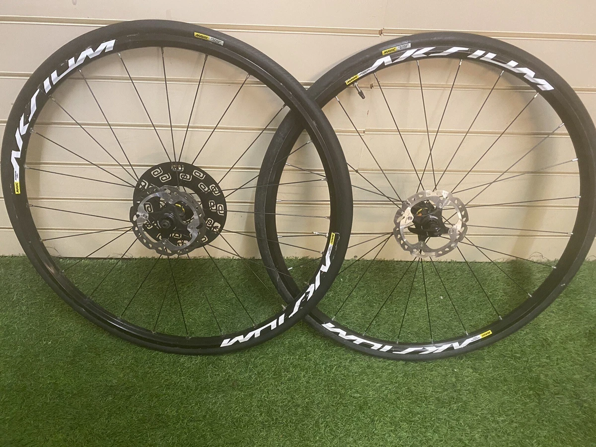 Mavic aksium 2025 disc 700c wheelset