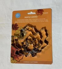 R&M International Maple Leaf 5 Piece Nested  Cookie Cutter Set