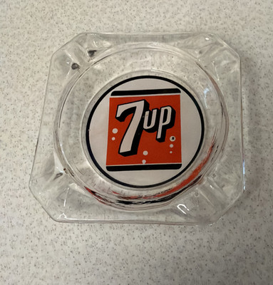 VINTAGE 7up ASHTRAY PAINTED 3-5/8 X 3-5/8 GLASS REVERSE PAINTED ON BOTTOM