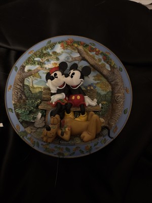 Bradford Exchange Disney FRIENDS for All Seasons Mickey 3D Collector Plate 1998