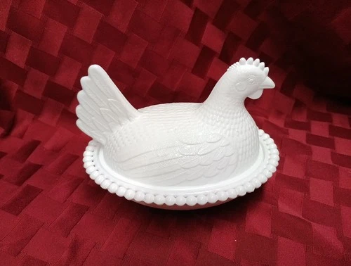 Vintage White Milk Glass Beaded Chicken Hen on Nest Covered Dish 5 1/2 "x7"
