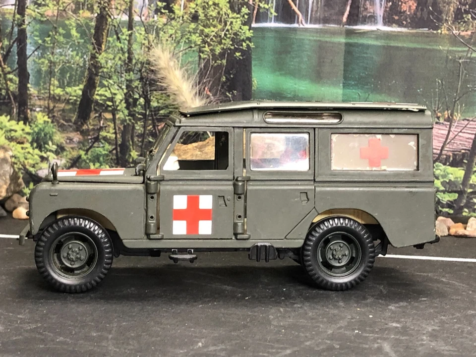 1:25 Diecast Polistil S 49 VEHÍCULO DE EMERGENCIA VERDE LAND ROVER COMO ESTÁ Piezas/Reparación Foto 2 de 4