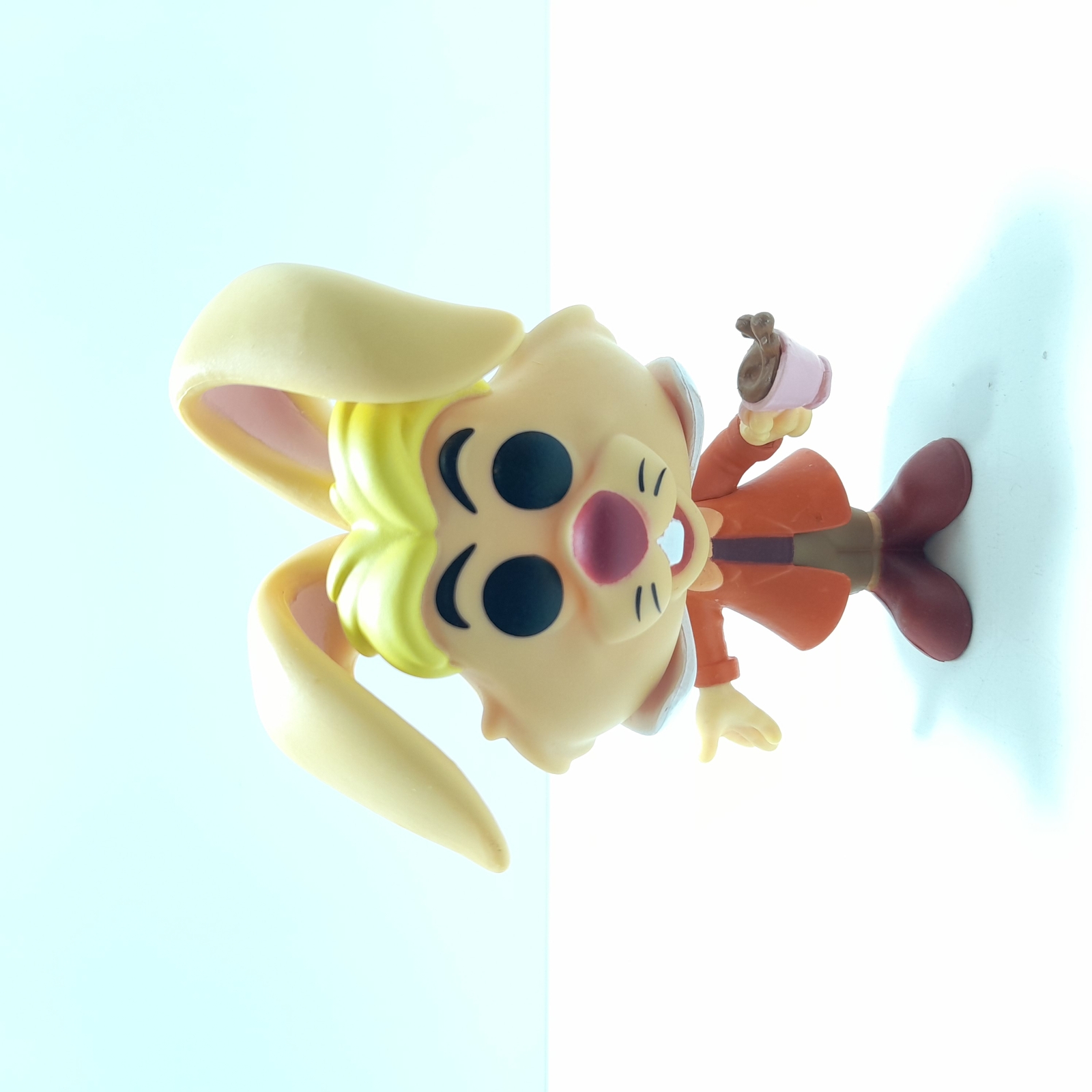 Figura Funko Pop Liebre Alicia en el Pais de las Maravillas 1061 (PO186470)