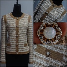 ST JOHN light brown/cream/ textured KNIT Flower-shaped rhinestone JACKET SIZE 12