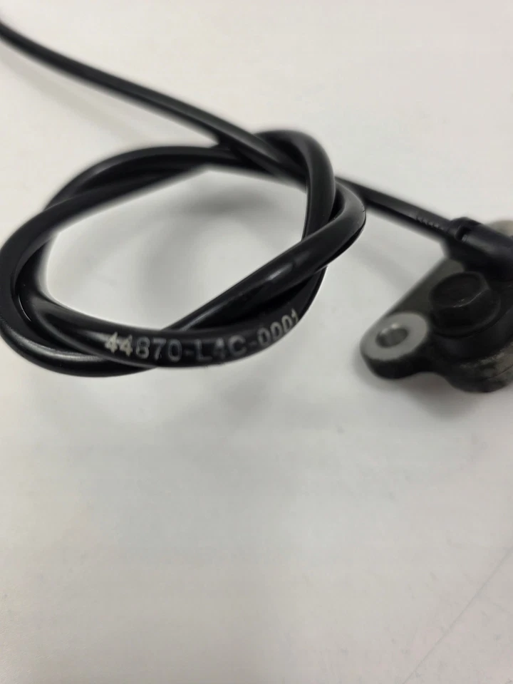Sensor de velocidad ABS SYM Joymax 300 GTS 300 44870-L4C-0001 - Imagen 4 de 4