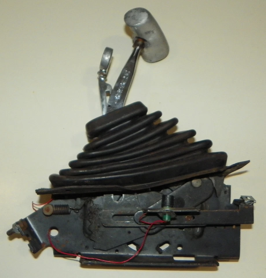 ORIGINAL HURST V MATIC RATCHET AUTOMATIC SHIFTER CAMARO CHEVELLE CUDA CHALLENGER - Image 2 of 4