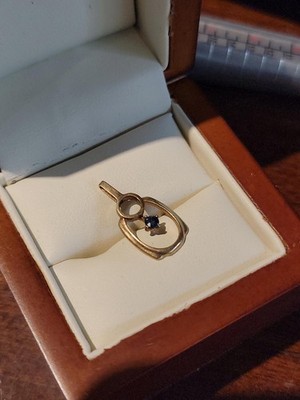 9 Kt Yellow Gold Sapphire Pendant - Vintage