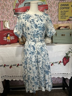 white christmas dresses Vintage 1950s Pink Cotton Day Dress Size S M – Poppy's Vintage Clothing main image 1