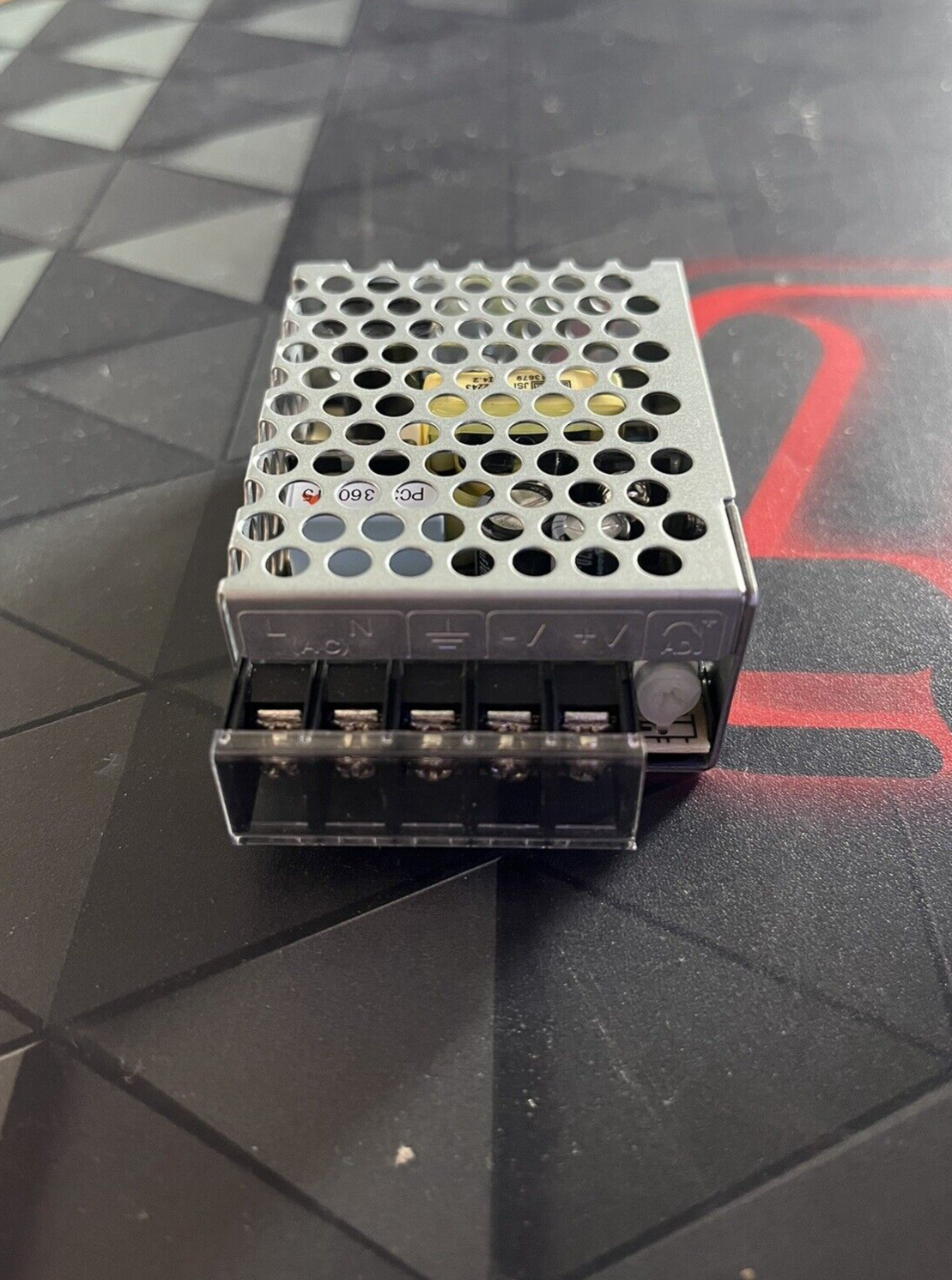 ALIMENTATORE INDUSTRIALE MEAN WELL RS-15-3,3 10W 3,3V 3A