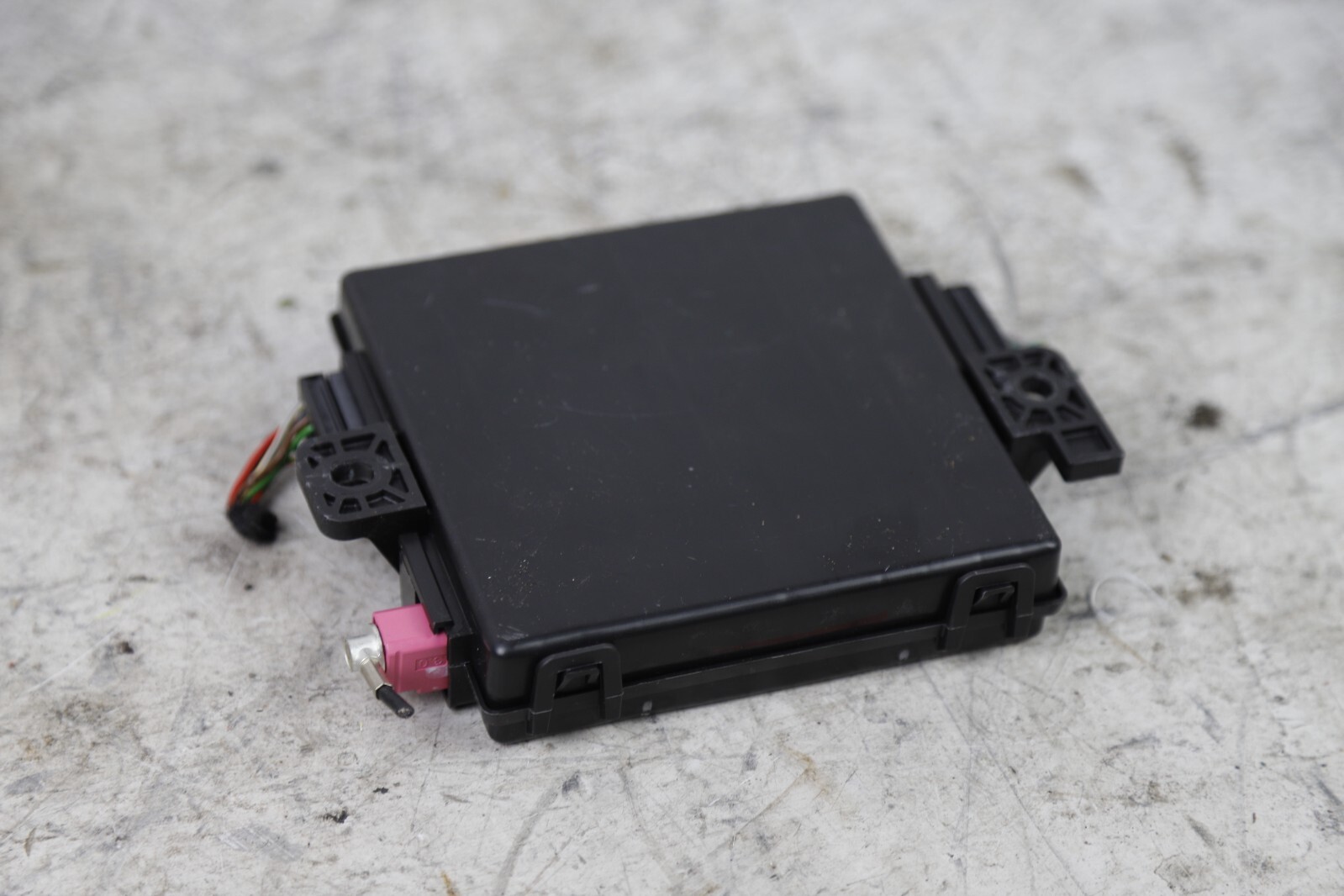 2017 - 2020 MASERATI GHIBLI PASSIVE ENTRY ANTENNA CONTROL MODULE ECM OEM