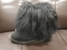 BEARPAW BOOT black CURLY LAMB FUR SHEEPSKIN Sz 1 Youth