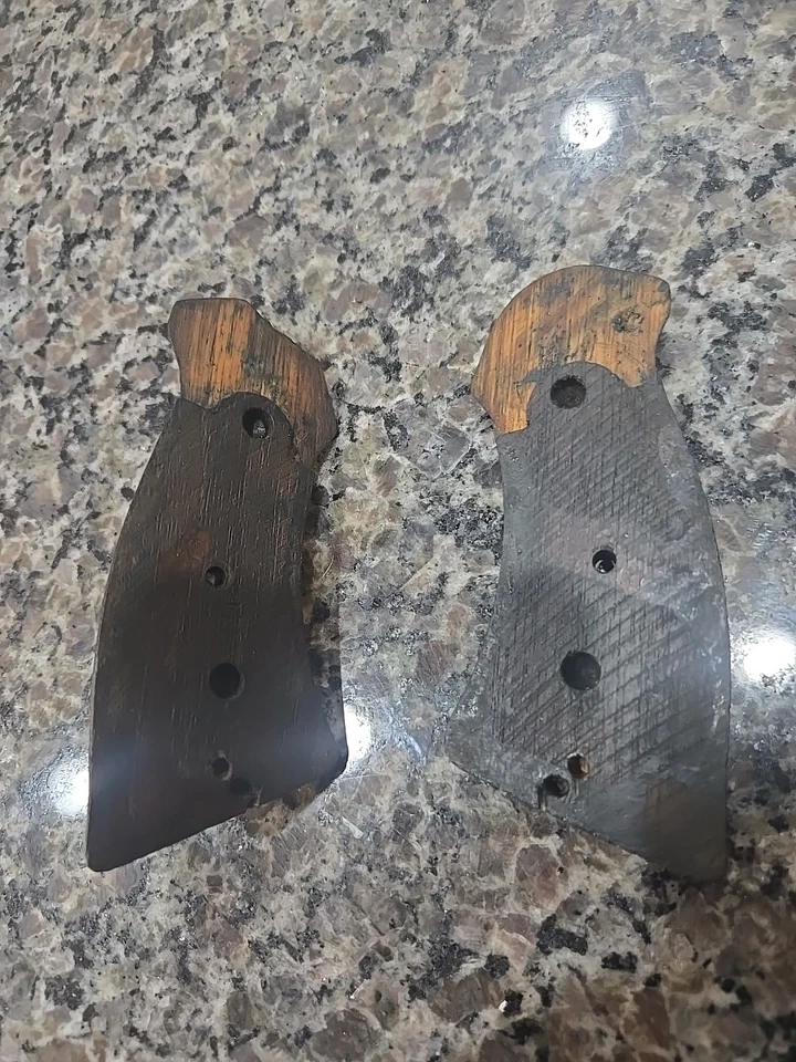 British Enfield No. 2 MK1/MKI .38 Revolver GRIPS & SCREW TJ6729 - Image 3 of 3