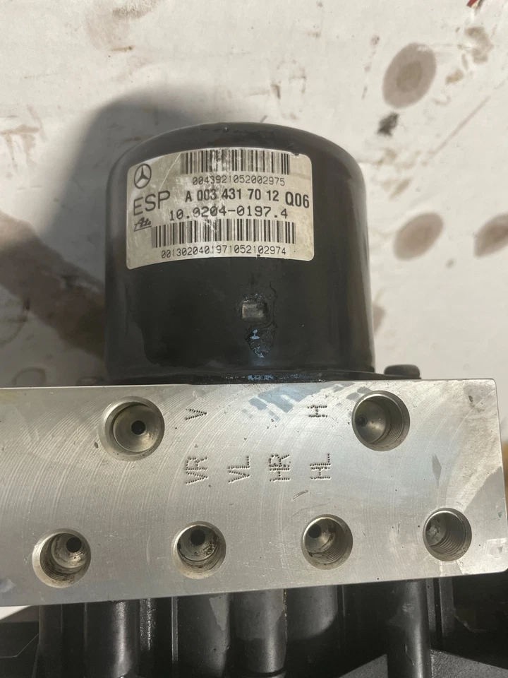 01-04 Mercedes R170 SLK320 SLK230 ABS Anti Lock Brake Pump Module 1705450132 OEM - Image 3 of 4