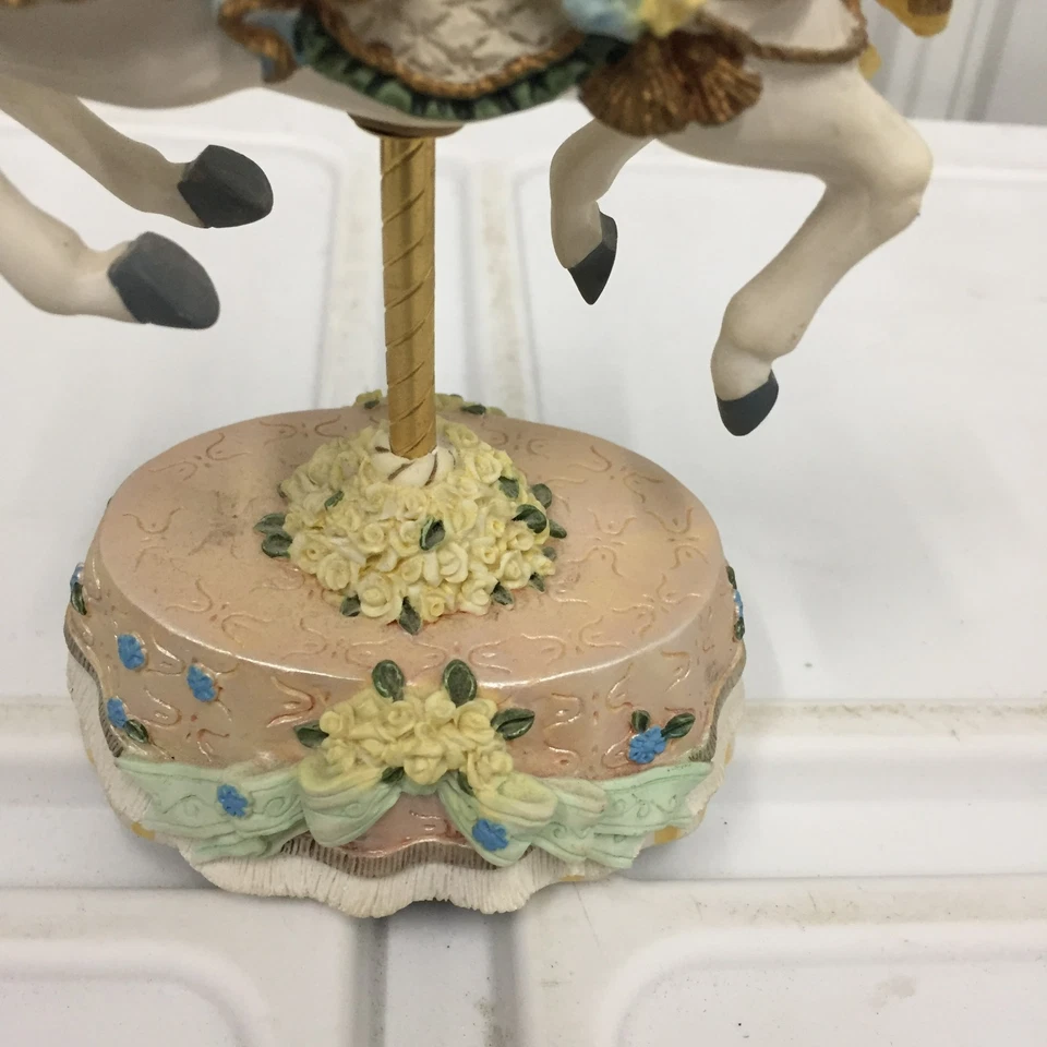 Heritage House Carrusel Caballo Melodías Country Fair Love Me Tender Caja de Música Foto 3 de 4