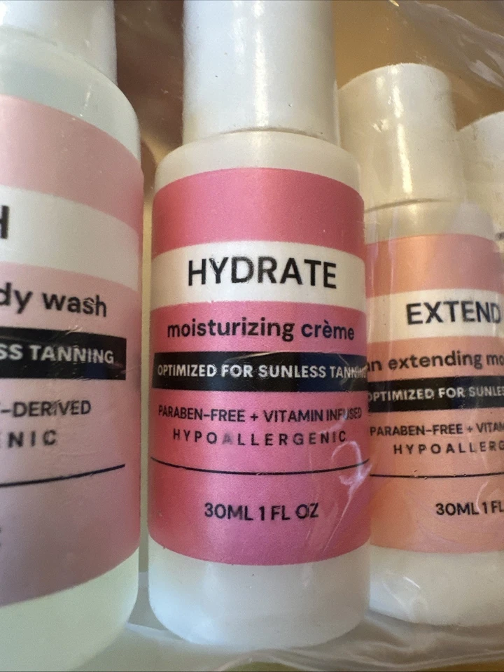 Kit de mantenimiento de bronceado en aerosol AVIVA Labs tamaño de viaje lavar, hidratar, extender, preparar Foto 3 de 4