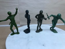 Vintage WW 2 6" U.S. ARMY SOLDIER BY LOUIS MARX