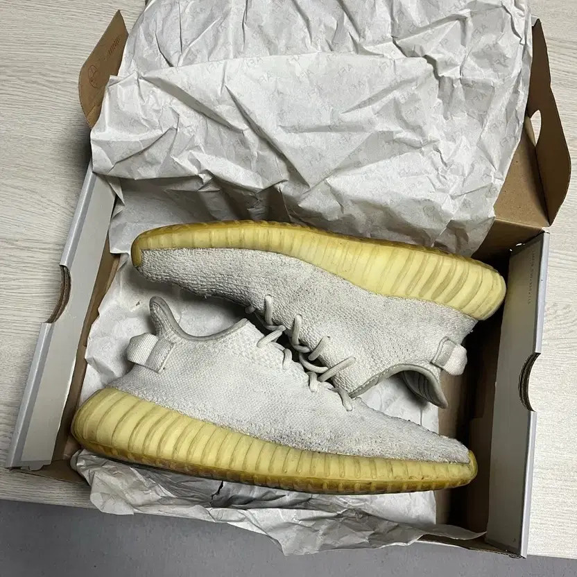 Adidas Yeezy Boost 350 V2 Cream/Triple White 270 Sneakers