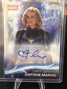 ブリー・ラーソン サイン入り写真　認証書　マーベル Brie Larson Signed Photo #2 (11x14) w/ Beckett - Twin Cities Comics
