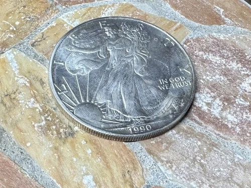 1990 Walking Liberty American Eagle .999 Fine Silver Dollar Coin 1oz. $1 USA Unc
