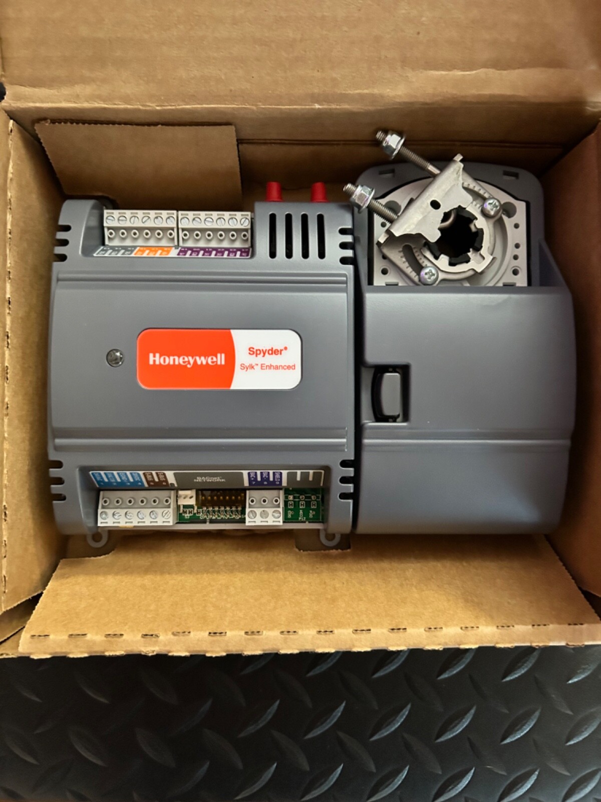 Honeywell PVB4022AS Spyder BACnet Programmable VAV Controller  |  NEW