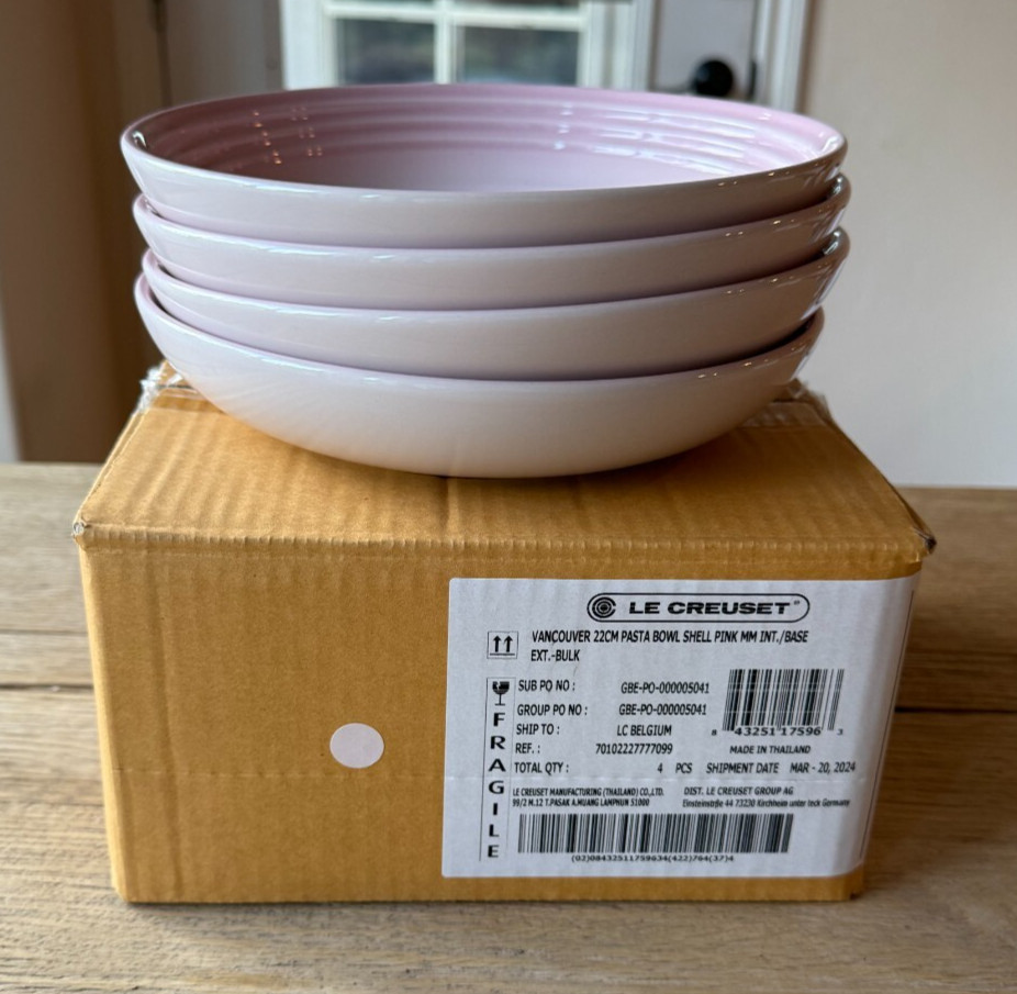 Le Creuset Stoneware Set of 4 8.5 in 1 qt Vancouver Pasta Bowls Shell Pink NEW