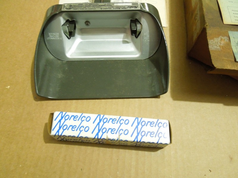 300 WATT FLOODLIGHT