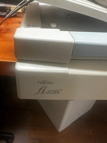 Scanner à plat de documents recto verso couleur haute vitesse Fujitsu fi-5750C PA03338-B005 - Photo 3/5
